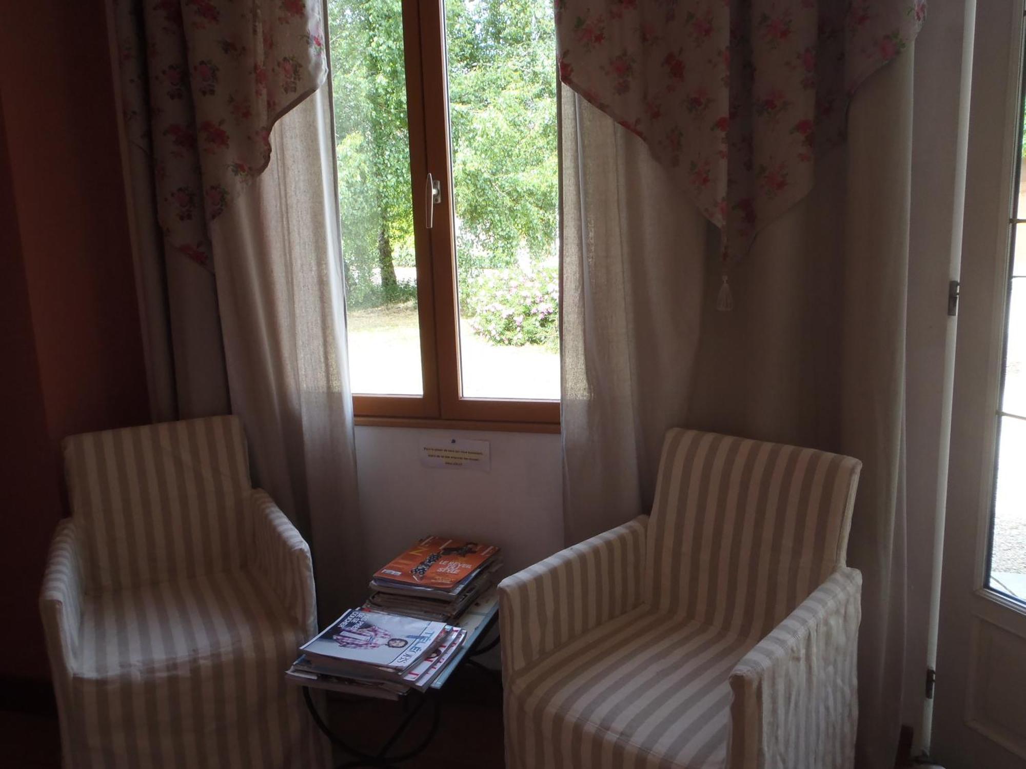 Chambres D'Hotes Du Domaine De Jacquelin Saint-Germain-du-Puy 객실 사진